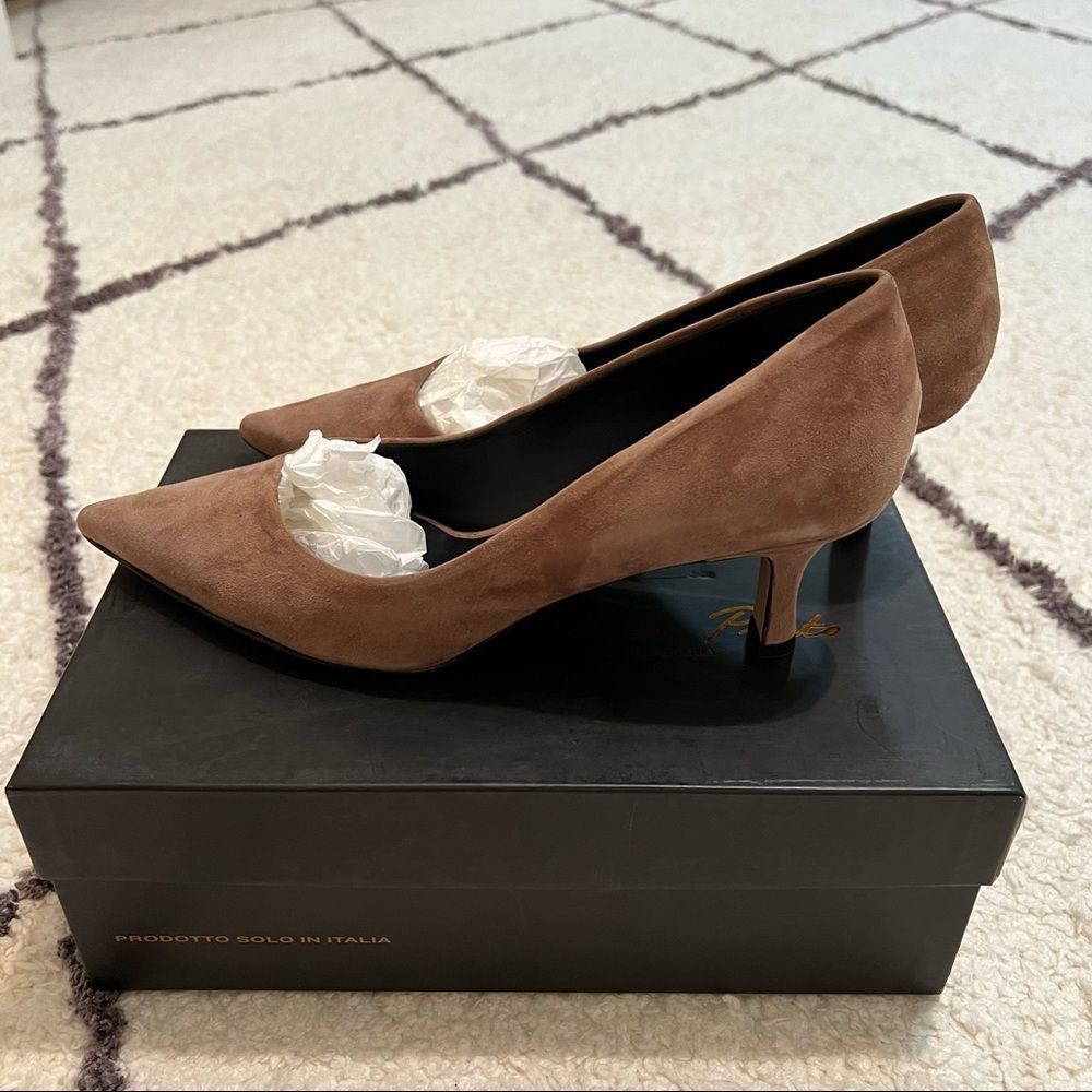 Andrea Pinto’s Moxie Mocha Suede kitten Heels 👠 - Picture 8 of 10
